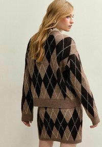 Jumper - brown pattern