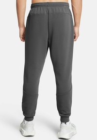 Under Armour UNSTOPPABLE FLEECE - Tracksuit